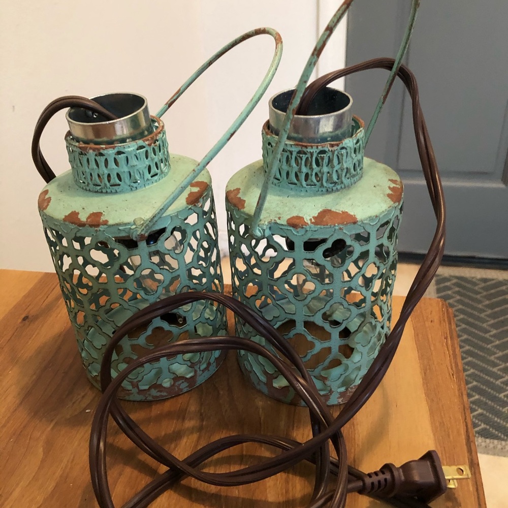 Hanging decorative lanterns cute and distressed !